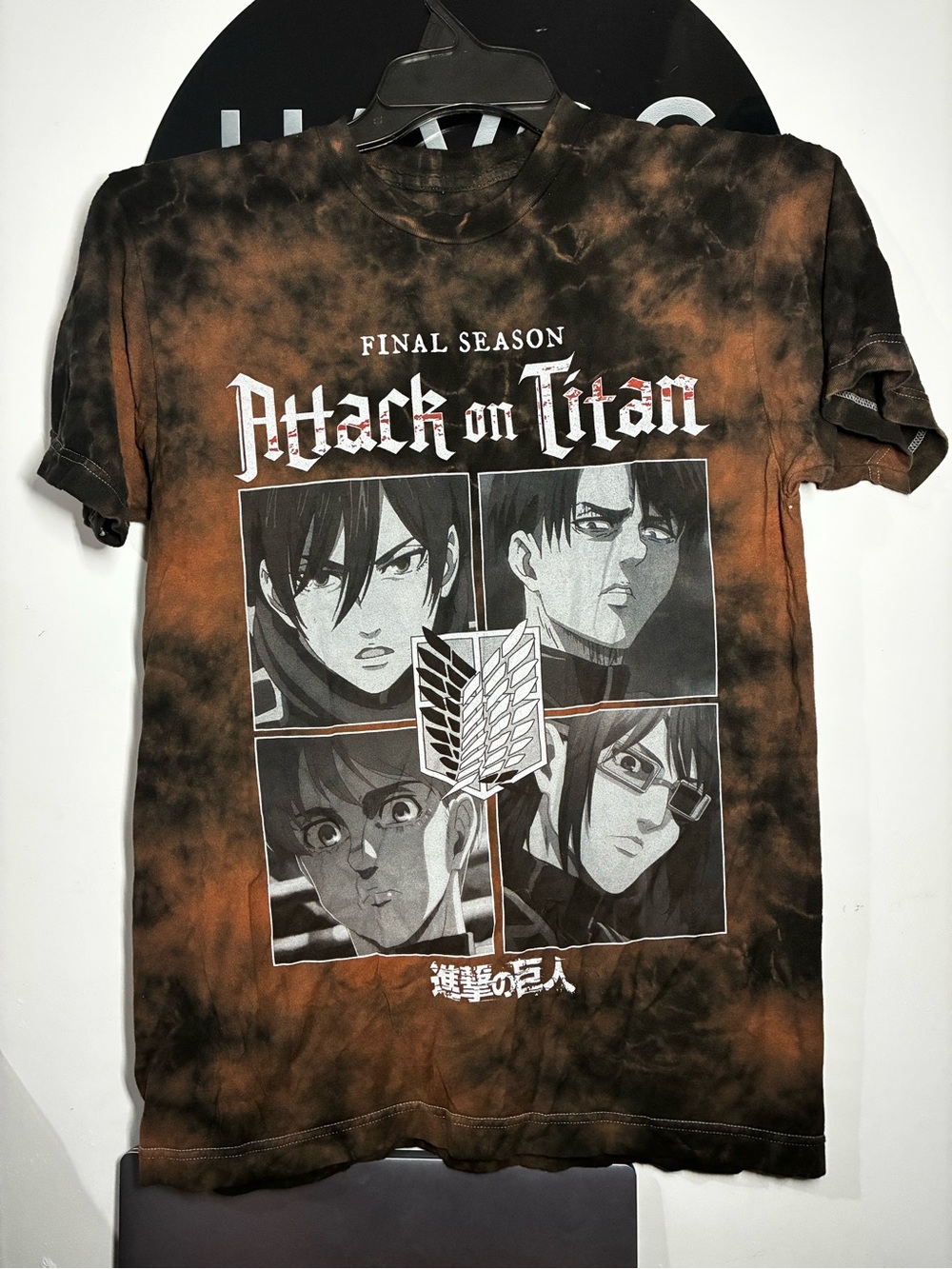 Hot Topic Attack on Titan Final Season Tie-Dye Tee - Black & Orange